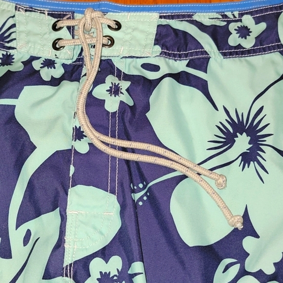 J.Crew Mens Tropical 9" Board Trunks - Picture 8 of 15